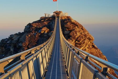 03-Hangebrucke Peak Walk by Tissot Glacier 3000